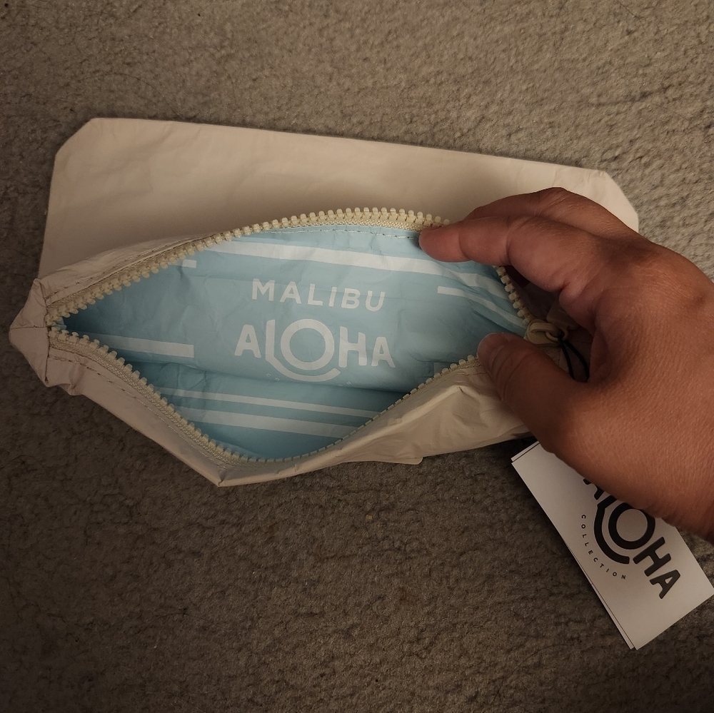 Aloha Collection Malibu Exclusive Small Pouch - Picture 3 of 4